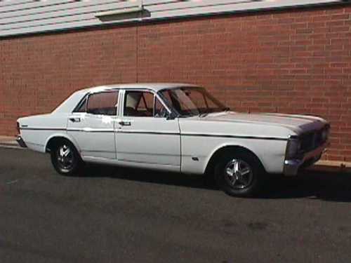 White 1971 Ford XY Futura 4D